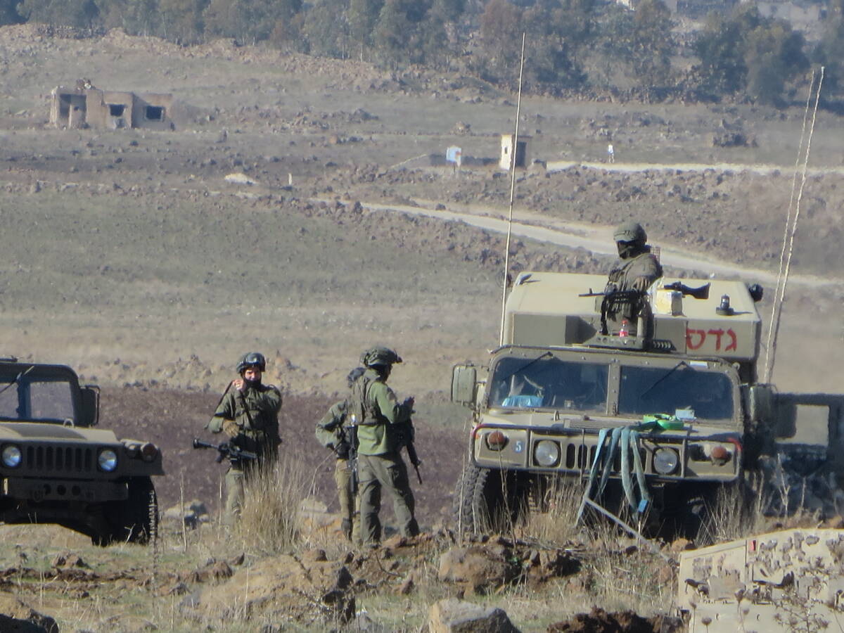 Israeli Military Vehicles Move Into Village Near Quneitra, South Syria
