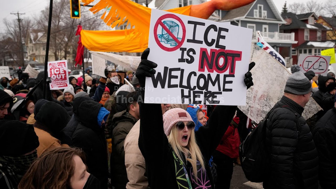 Anti-ICE Protesters Drive Far-Right Group From Minneapolis Rally
