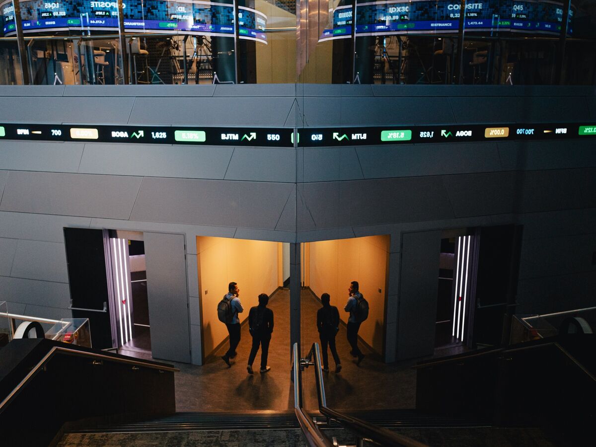 Indonesia Falls Behind Emerging Markets Amid Policy Concerns and Stock ‘Frying’